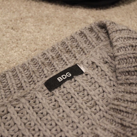 BDG Sweater - Picture 5 of 5